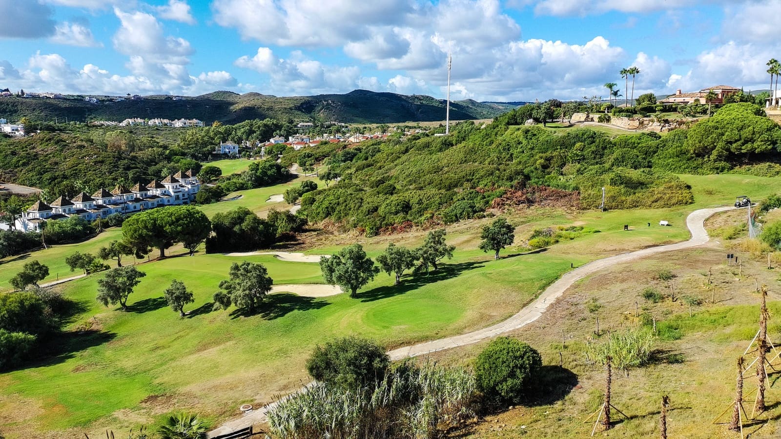 5 quarto Moradia Geminada para venda em La Duquesa / Puerto de la Duquesa com piscina garagem - 749 000 € (Ref: 9366941)