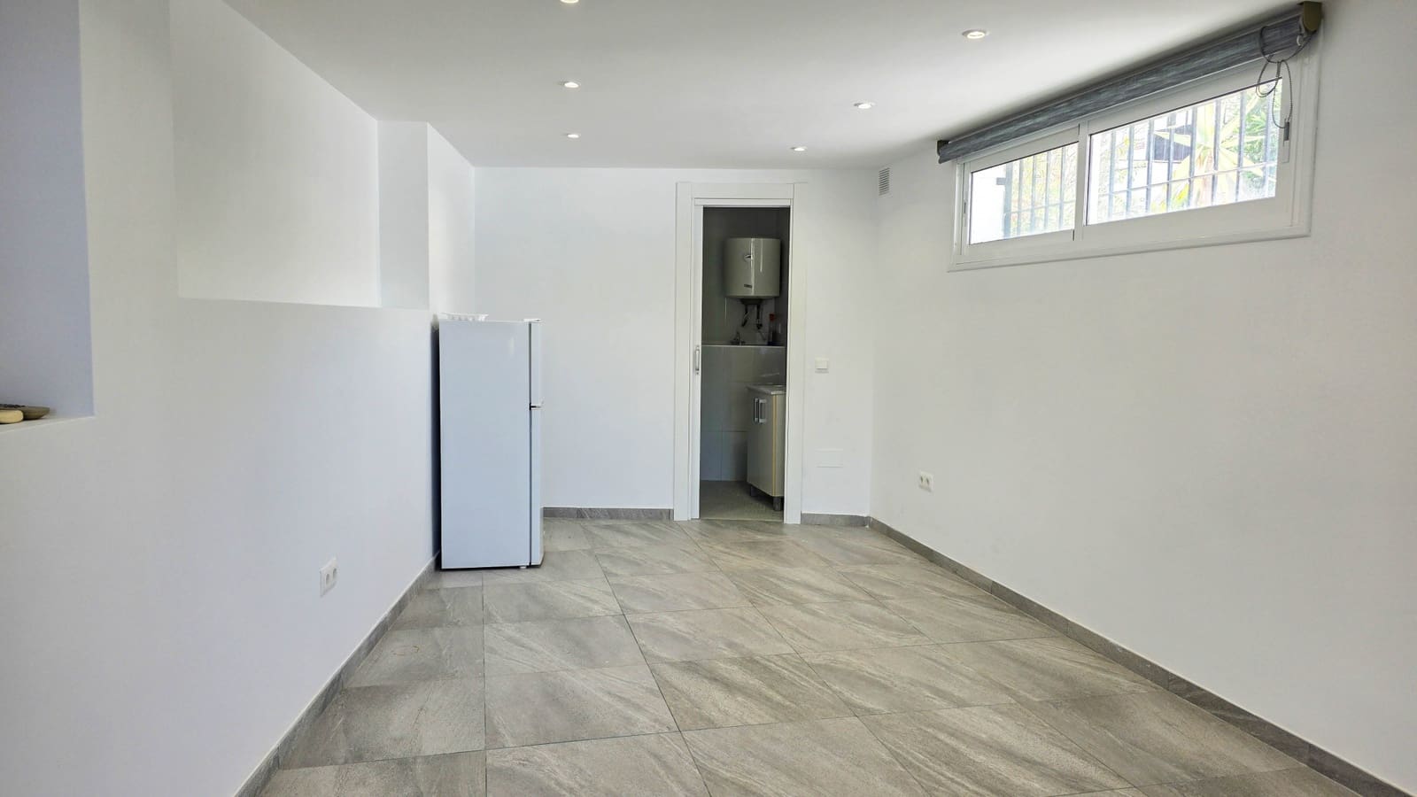 5 bedroom Semi-detached Villa for sale in La Duquesa / Puerto de la Duquesa with pool garage - € 725,000 (Ref: 9366941)