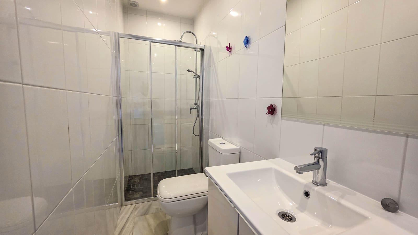 5 bedroom Semi-detached Villa for sale in La Duquesa / Puerto de la Duquesa with pool garage - € 725,000 (Ref: 9366941)
