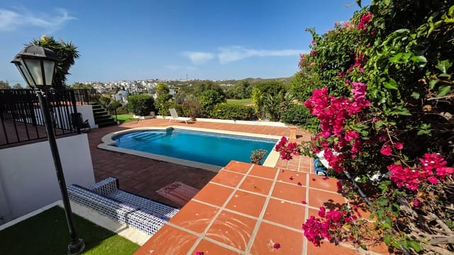 5 Zimmer Doppelhaus zu verkaufen in La Duquesa / Puerto de la Duquesa, Manilva mit Pool Garage - 725.000 € (Ref: 9366941)