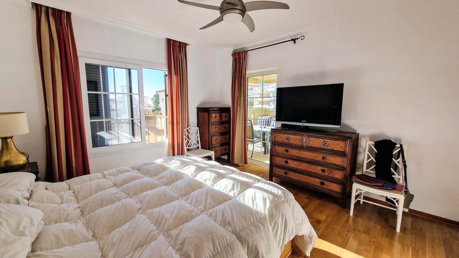 2 Zimmer Apartment zu verkaufen in La Duquesa / Puerto de la Duquesa mit Pool Garage - 399.000 € (Ref: 9374293)
