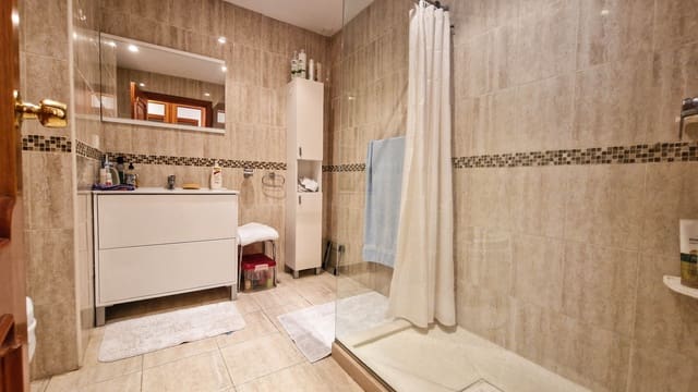 2 chambre Appartement à vendre à La Duquesa / Puerto de la Duquesa, Manilva avec piscine garage - 399 000 € (Ref: 9374293)