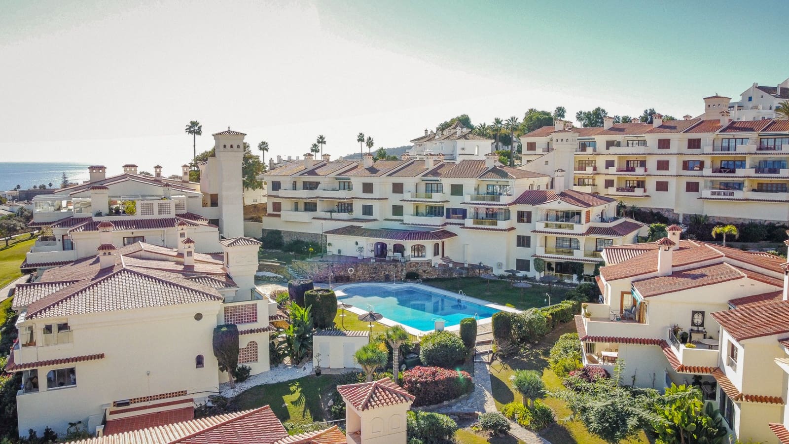 2 Zimmer Apartment zu verkaufen in La Duquesa / Puerto de la Duquesa mit Pool Garage - 399.000 € (Ref: 9374293)