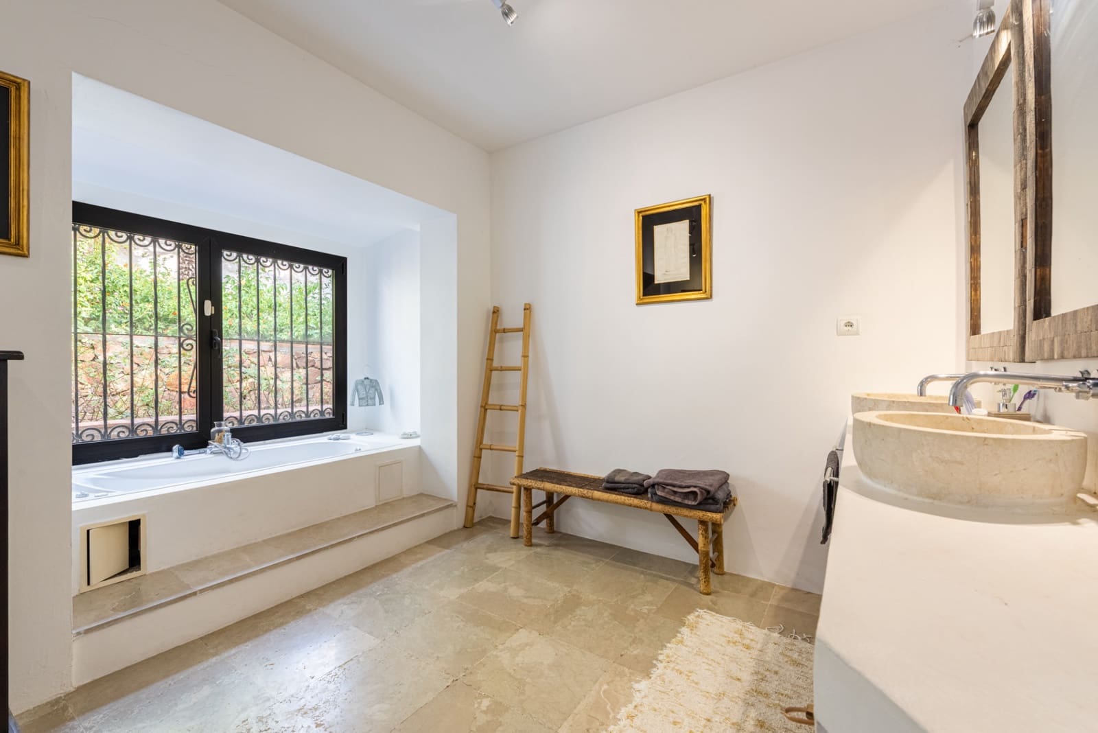 3 soverom Villa til salgs i Manilva med svømmebasseng garasje - € 1 495 000 (Ref: 9405889)