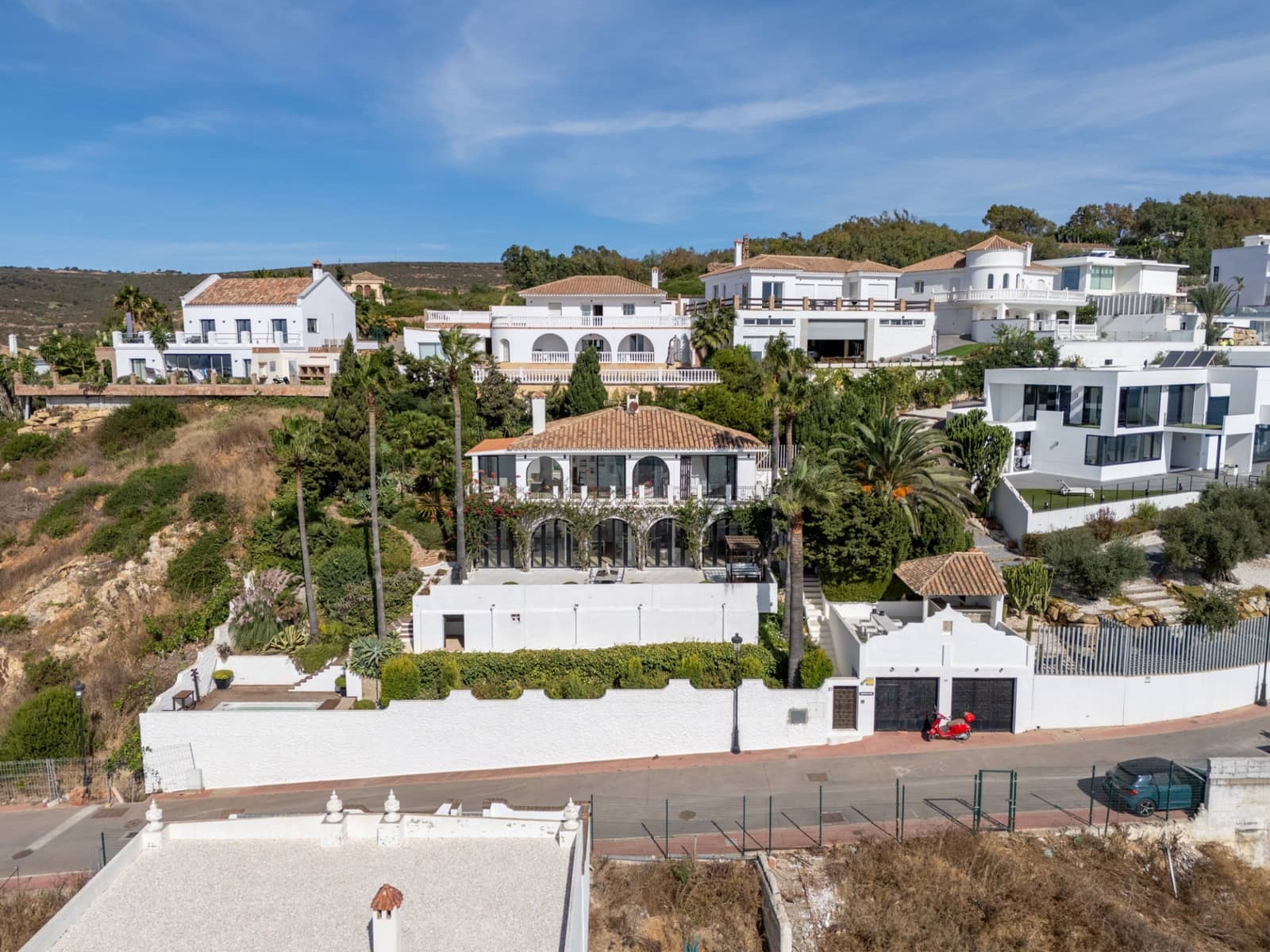 3 soverom Villa til salgs i Manilva med svømmebasseng garasje - € 1 495 000 (Ref: 9405889)