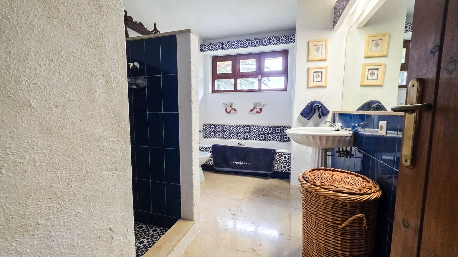 5 bedroom Villa for sale in Bahia Dorada with pool garage - € 1,750,000 (Ref: 9483225)