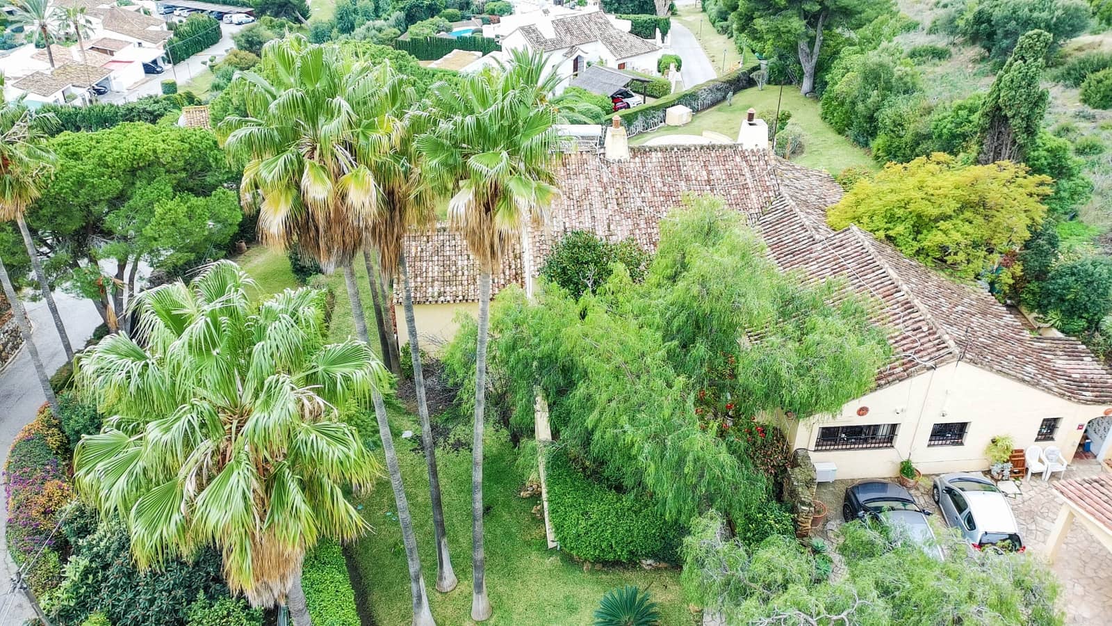 5 bedroom Villa for sale in Bahia Dorada with pool garage - € 1,750,000 (Ref: 9483225)