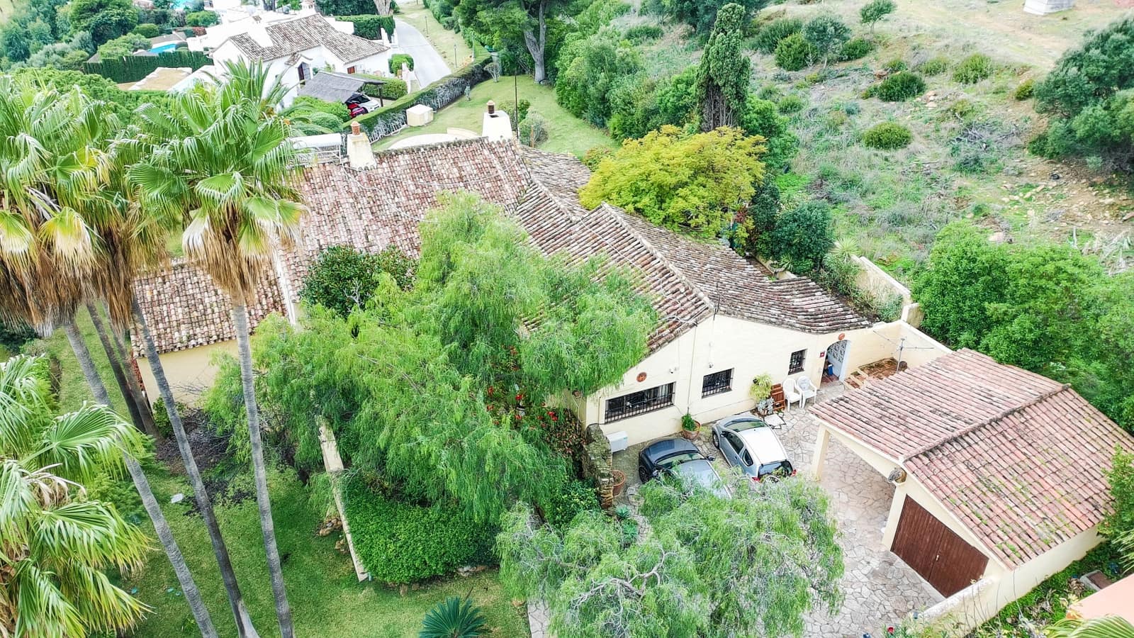 5 bedroom Villa for sale in Bahia Dorada with pool garage - € 1,750,000 (Ref: 9483225)