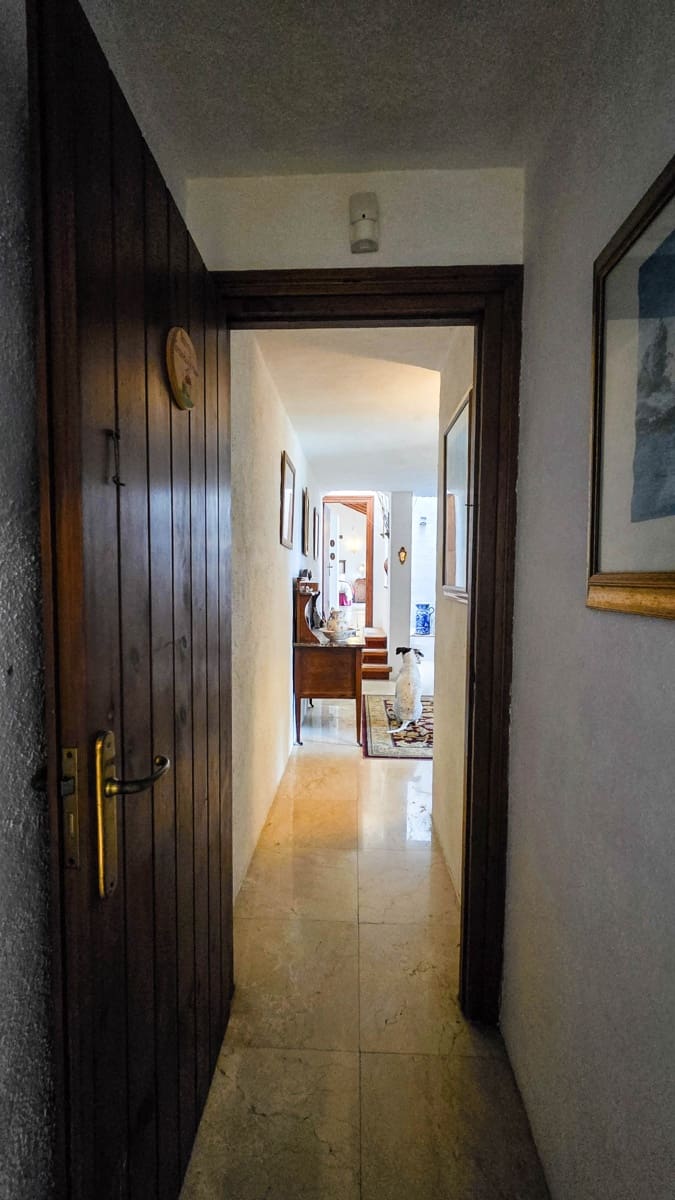5 bedroom Villa for sale in Bahia Dorada with pool garage - € 1,750,000 (Ref: 9483225)