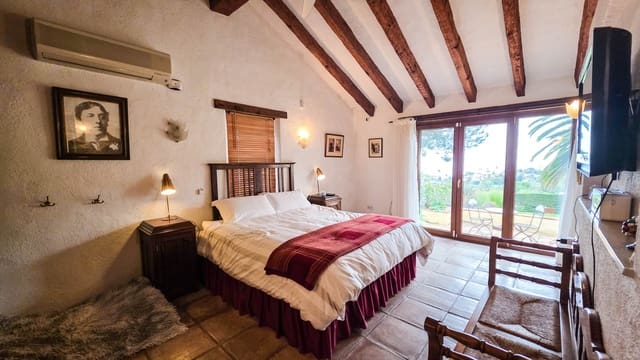 5 quarto Moradia para venda em Bahía Dorada, Estepona com piscina garagem - 1 750 000 € (Ref: 9483225)