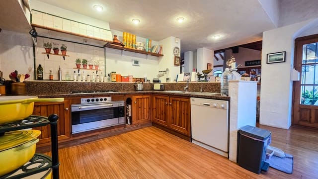5 quarto Moradia para venda em Bahía Dorada, Estepona com piscina garagem - 1 750 000 € (Ref: 9483225)