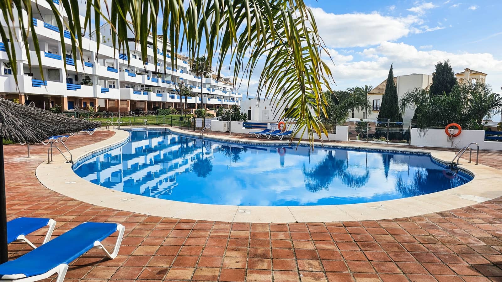 2 bedroom Apartment for sale in Manilva with pool garage - € 369,000 (Ref: 9496800)