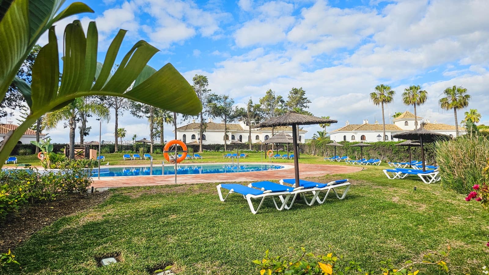 2 bedroom Apartment for sale in Manilva with pool garage - € 369,000 (Ref: 9496800)