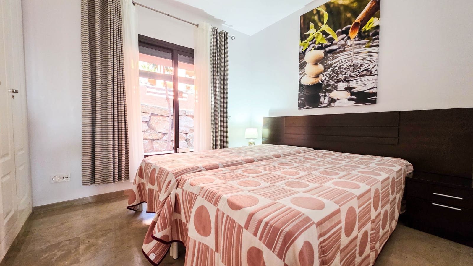 2 bedroom Apartment for sale in La Duquesa / Puerto de la Duquesa with pool garage - € 310,000 (Ref: 9503416)