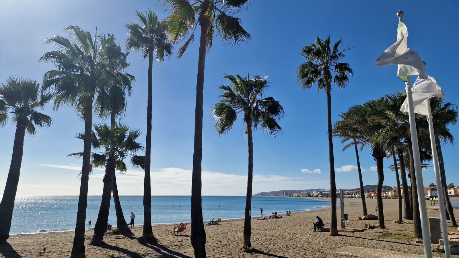 2 bedroom Apartment for sale in La Duquesa / Puerto de la Duquesa with pool garage - € 310,000 (Ref: 9503416)