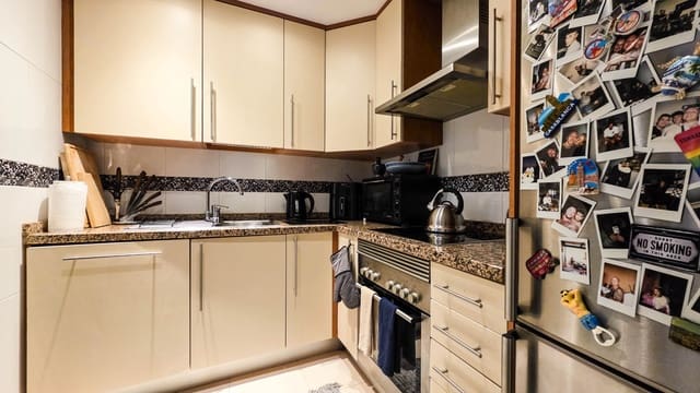 2 chambre Appartement à vendre à La Duquesa / Puerto de la Duquesa, Manilva avec piscine garage - 295 000 € (Ref: 9542648)