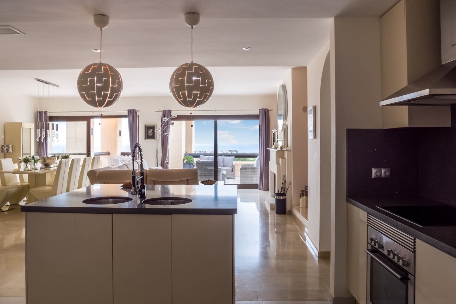 3 soveværelse Penthouse til salg i La Duquesa / Puerto de la Duquesa med swimmingpool garage - € 575.000 (Ref: 9542649)