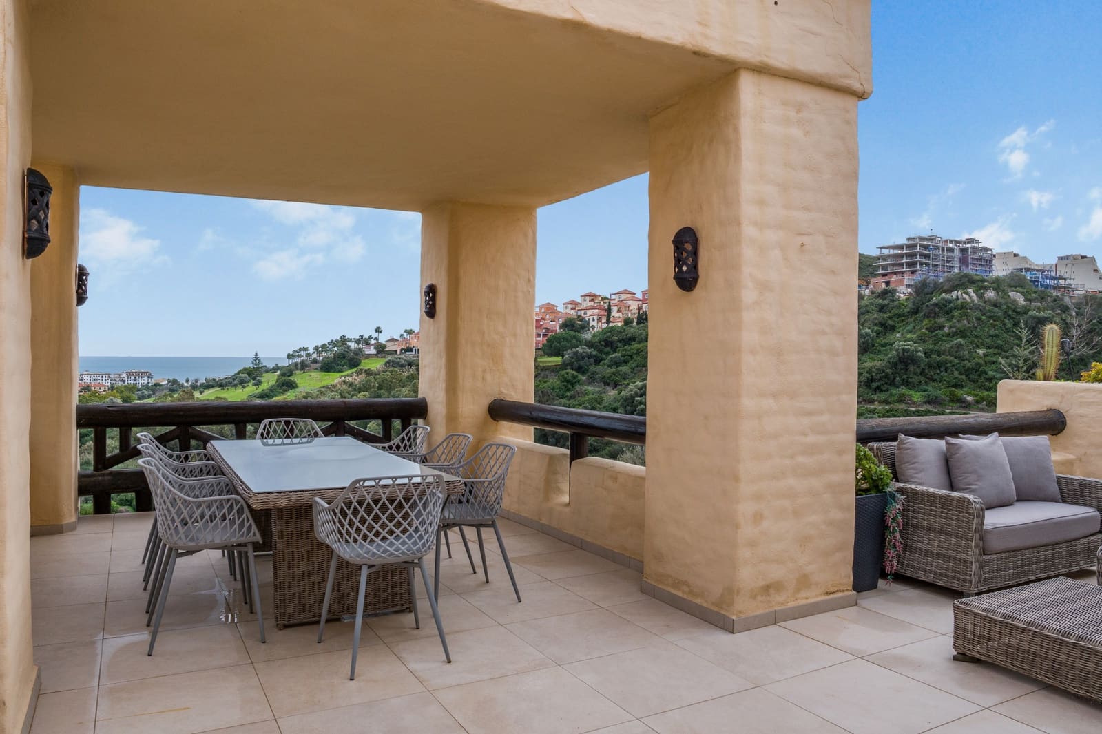 3 soveværelse Penthouse til salg i La Duquesa / Puerto de la Duquesa med swimmingpool garage - € 575.000 (Ref: 9542649)