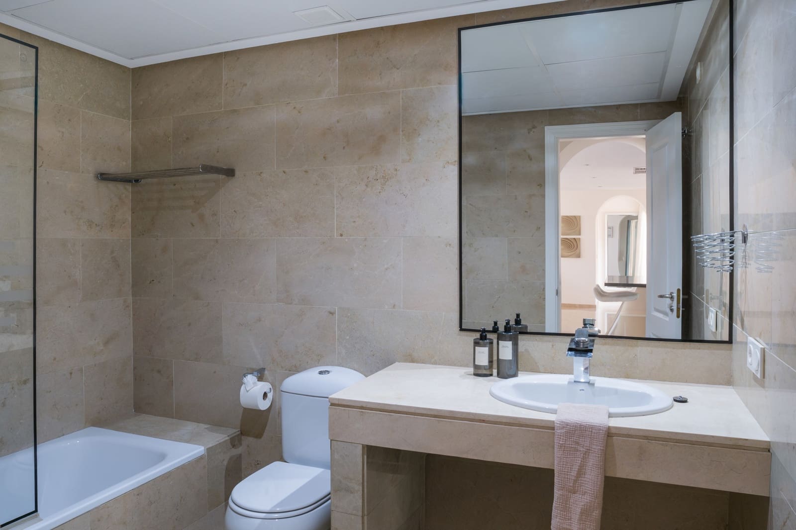 3 soveværelse Penthouse til salg i La Duquesa / Puerto de la Duquesa med swimmingpool garage - € 575.000 (Ref: 9542649)