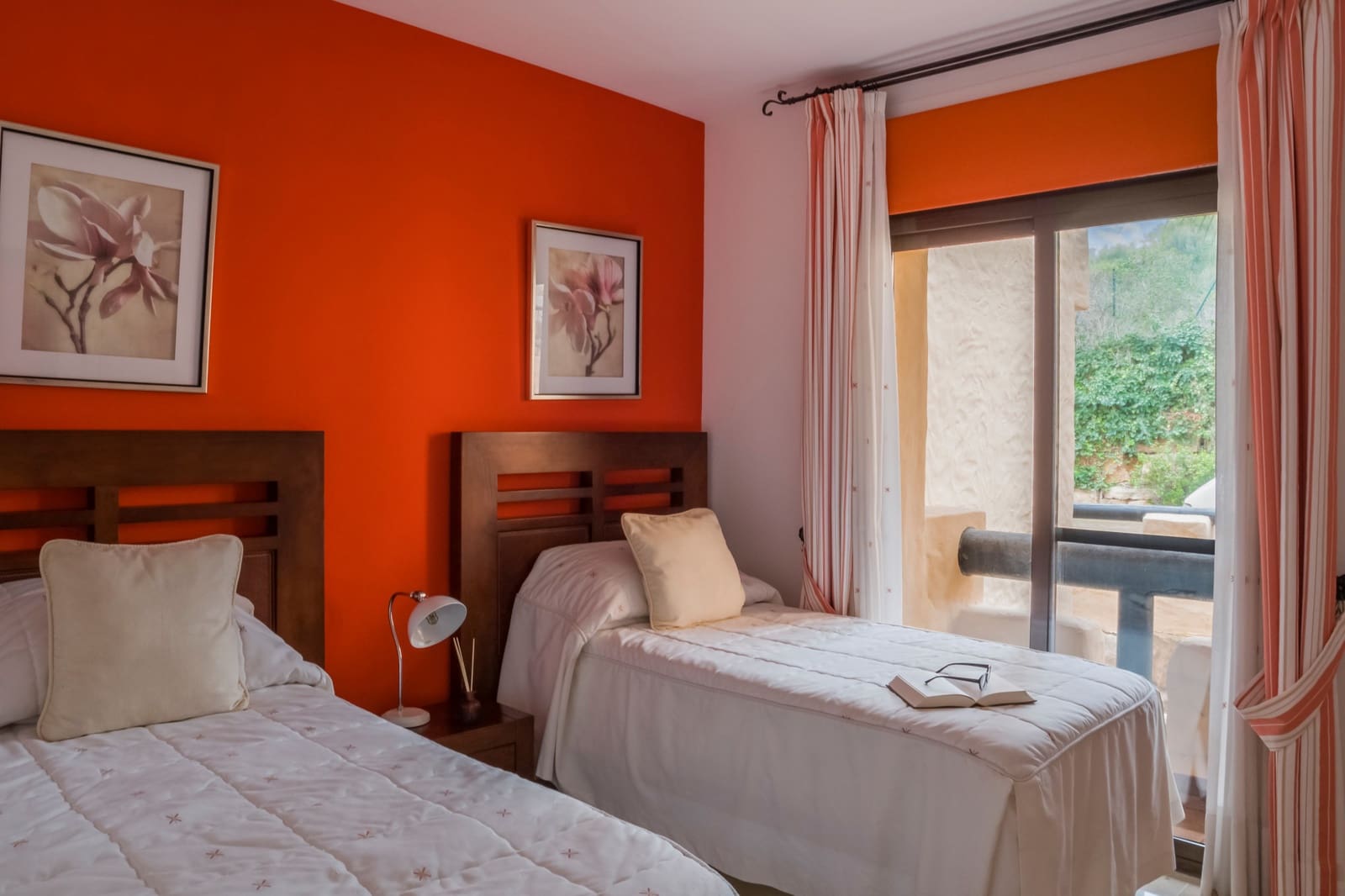 2 soveværelse Lejlighed til salg i La Duquesa / Puerto de la Duquesa med swimmingpool garage - € 325.000 (Ref: 9542650)