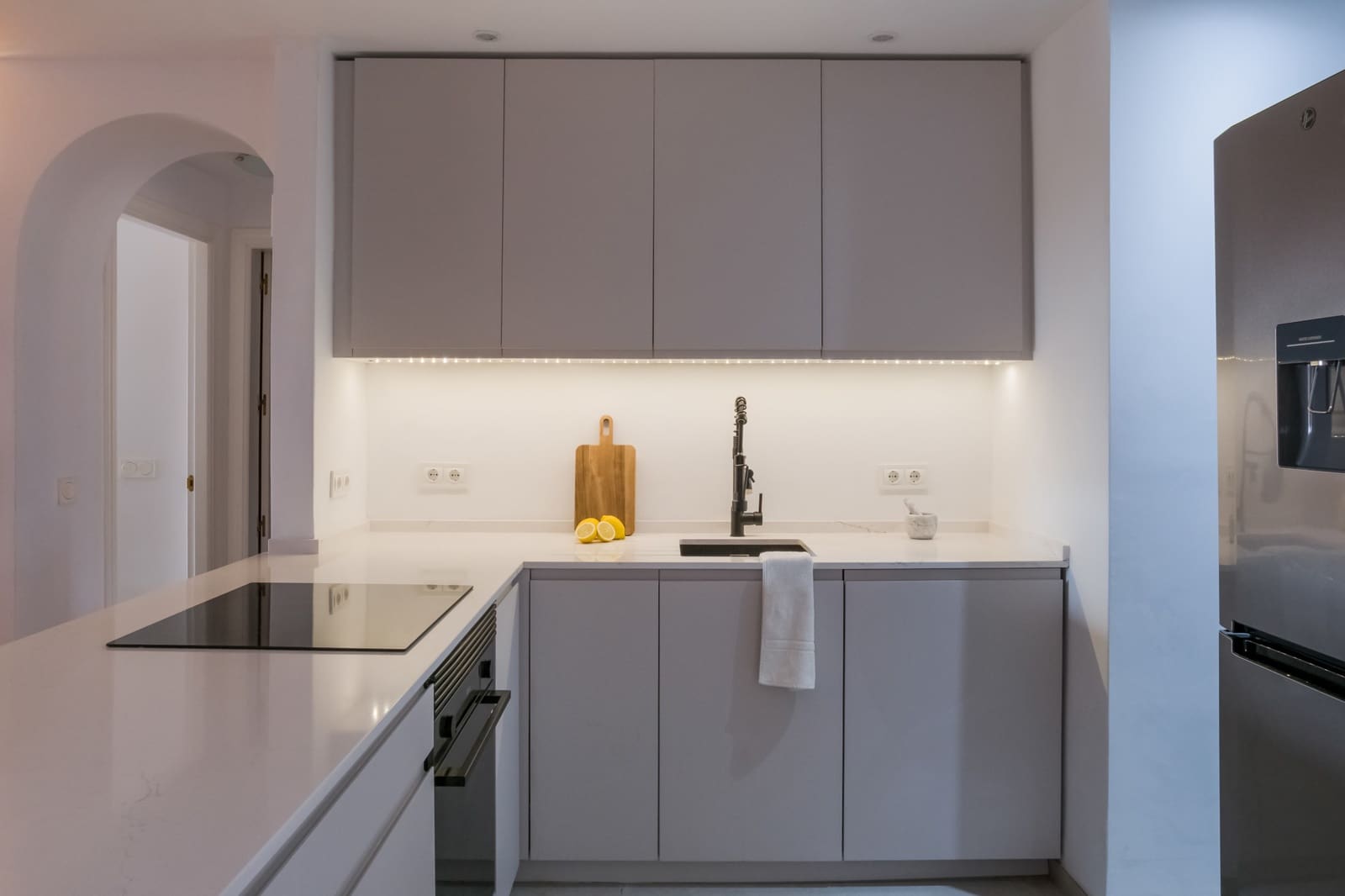 2 soveværelse Lejlighed til salg i La Duquesa / Puerto de la Duquesa med swimmingpool garage - € 325.000 (Ref: 9542650)