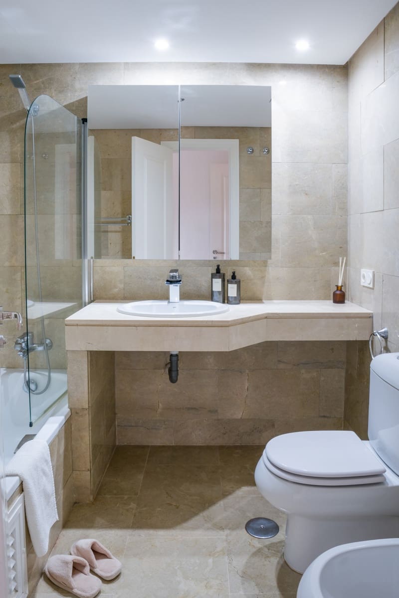 2 soveværelse Lejlighed til salg i La Duquesa / Puerto de la Duquesa med swimmingpool garage - € 325.000 (Ref: 9542650)