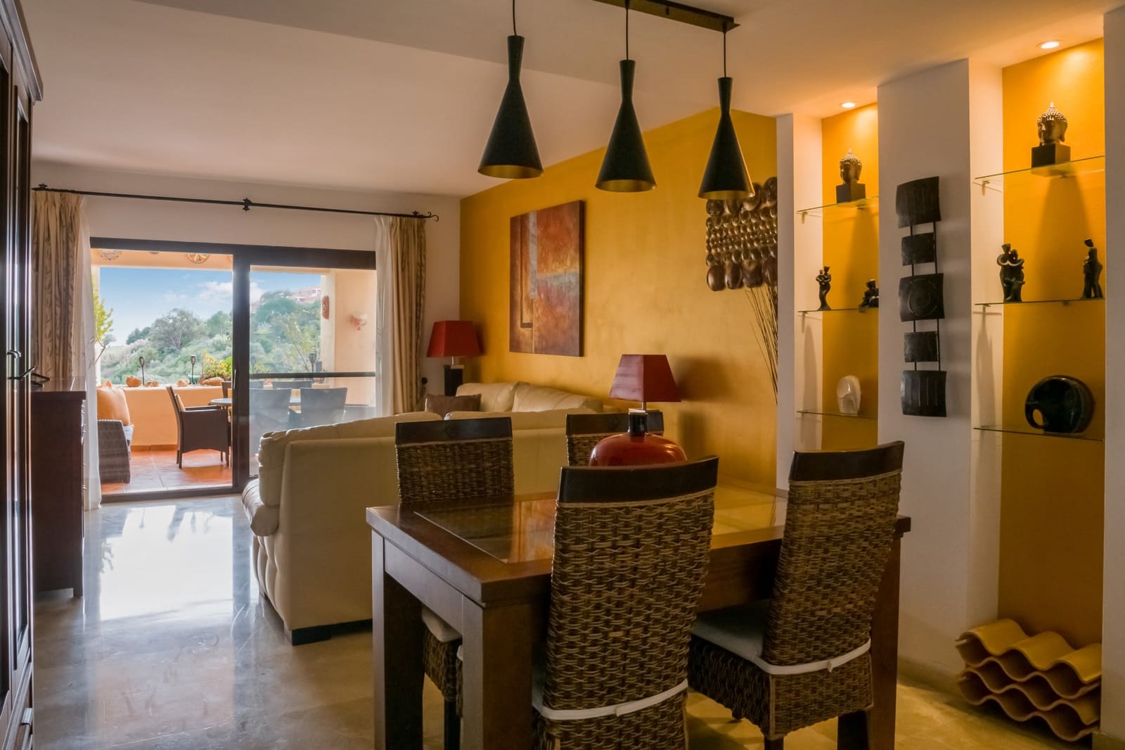 2 soveværelse Lejlighed til salg i La Duquesa / Puerto de la Duquesa med swimmingpool garage - € 325.000 (Ref: 9542650)