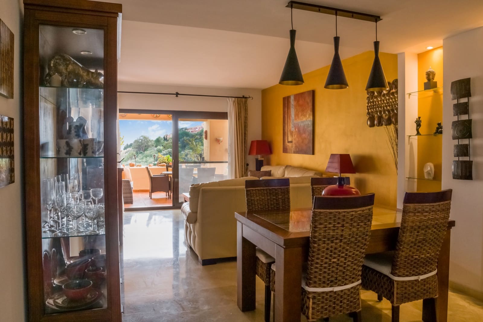 2 soveværelse Lejlighed til salg i La Duquesa / Puerto de la Duquesa med swimmingpool garage - € 325.000 (Ref: 9542650)