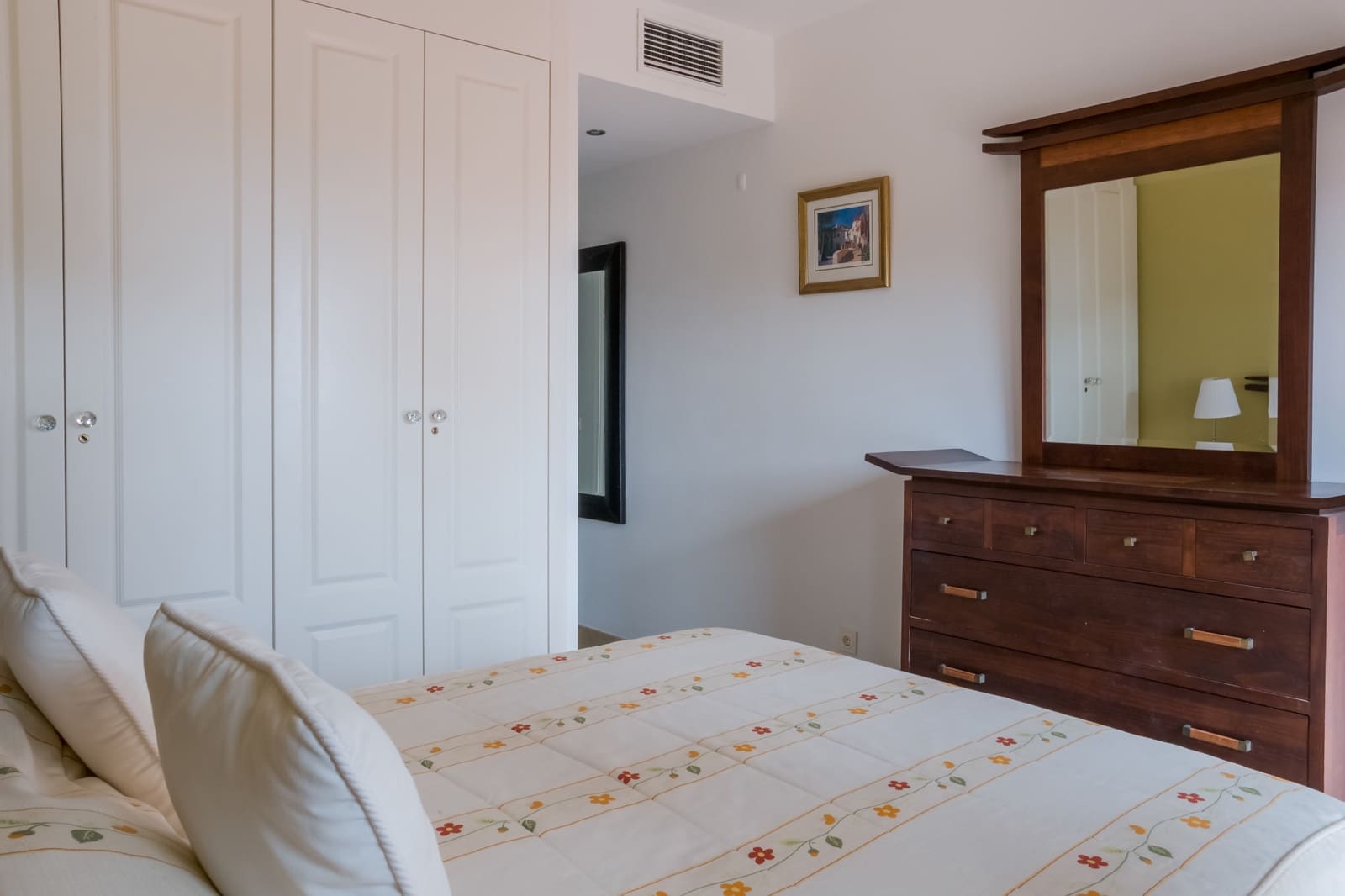 2 soveværelse Lejlighed til salg i La Duquesa / Puerto de la Duquesa med swimmingpool garage - € 325.000 (Ref: 9542650)