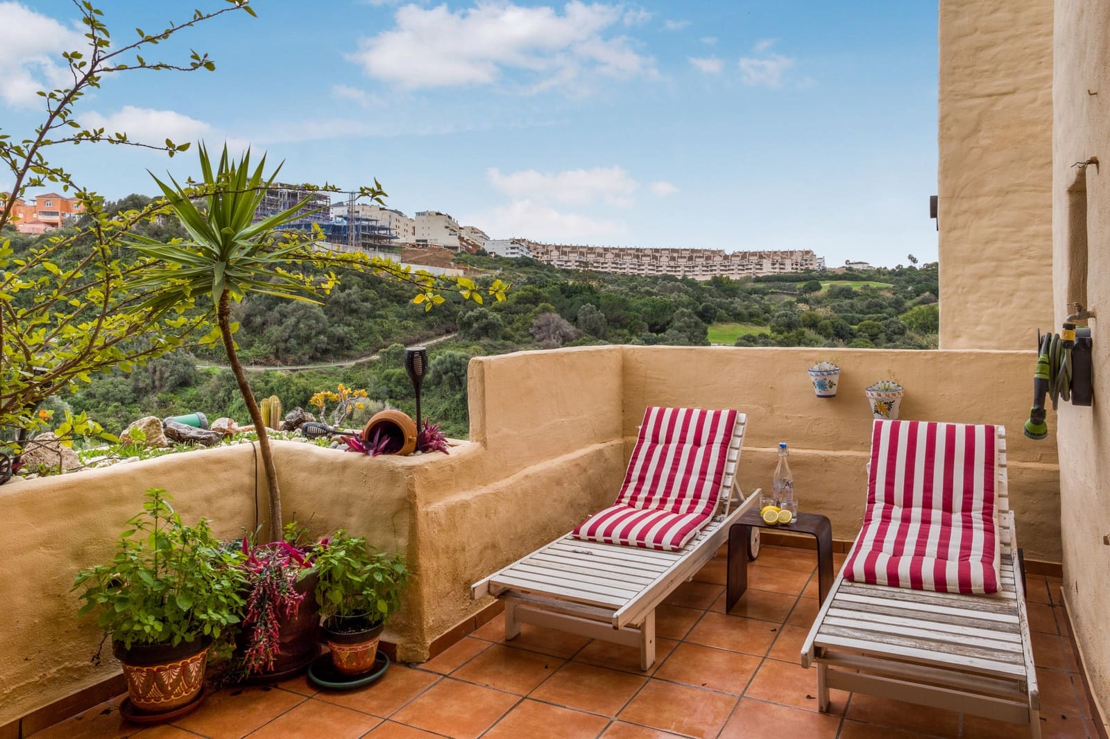 2 soveværelse Lejlighed til salg i La Duquesa / Puerto de la Duquesa med swimmingpool garage - € 325.000 (Ref: 9542650)