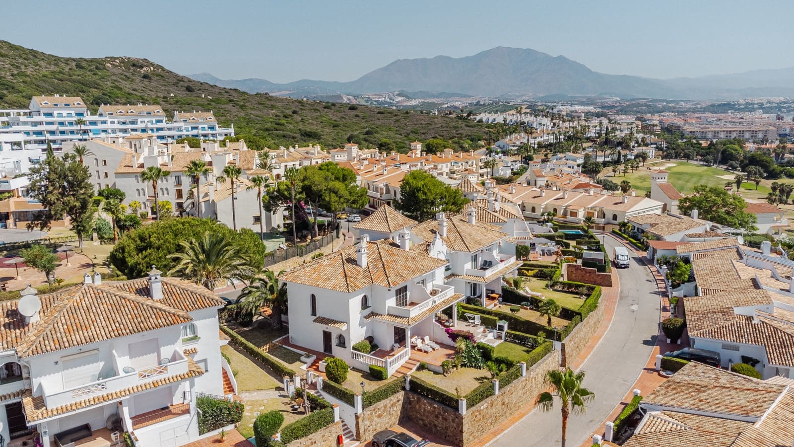 3 Zimmer Haus zu verkaufen in La Duquesa / Puerto de la Duquesa mit Pool - 515.000 € (Ref: 9575631)