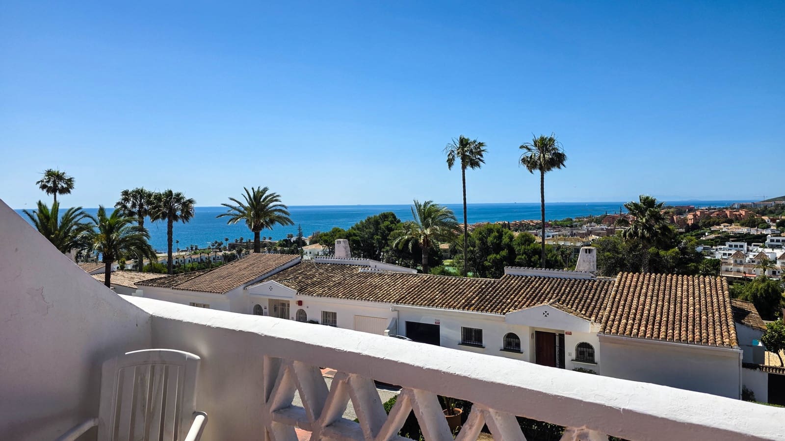 3 quarto Casa em Banda para venda em La Duquesa / Puerto de la Duquesa com piscina - 499 000 € (Ref: 9575631)