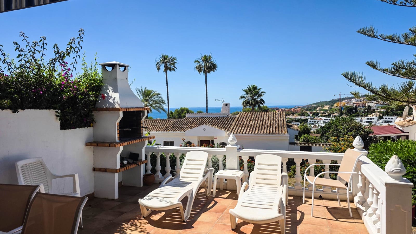3 quarto Casa em Banda para venda em La Duquesa / Puerto de la Duquesa com piscina - 499 000 € (Ref: 9575631)