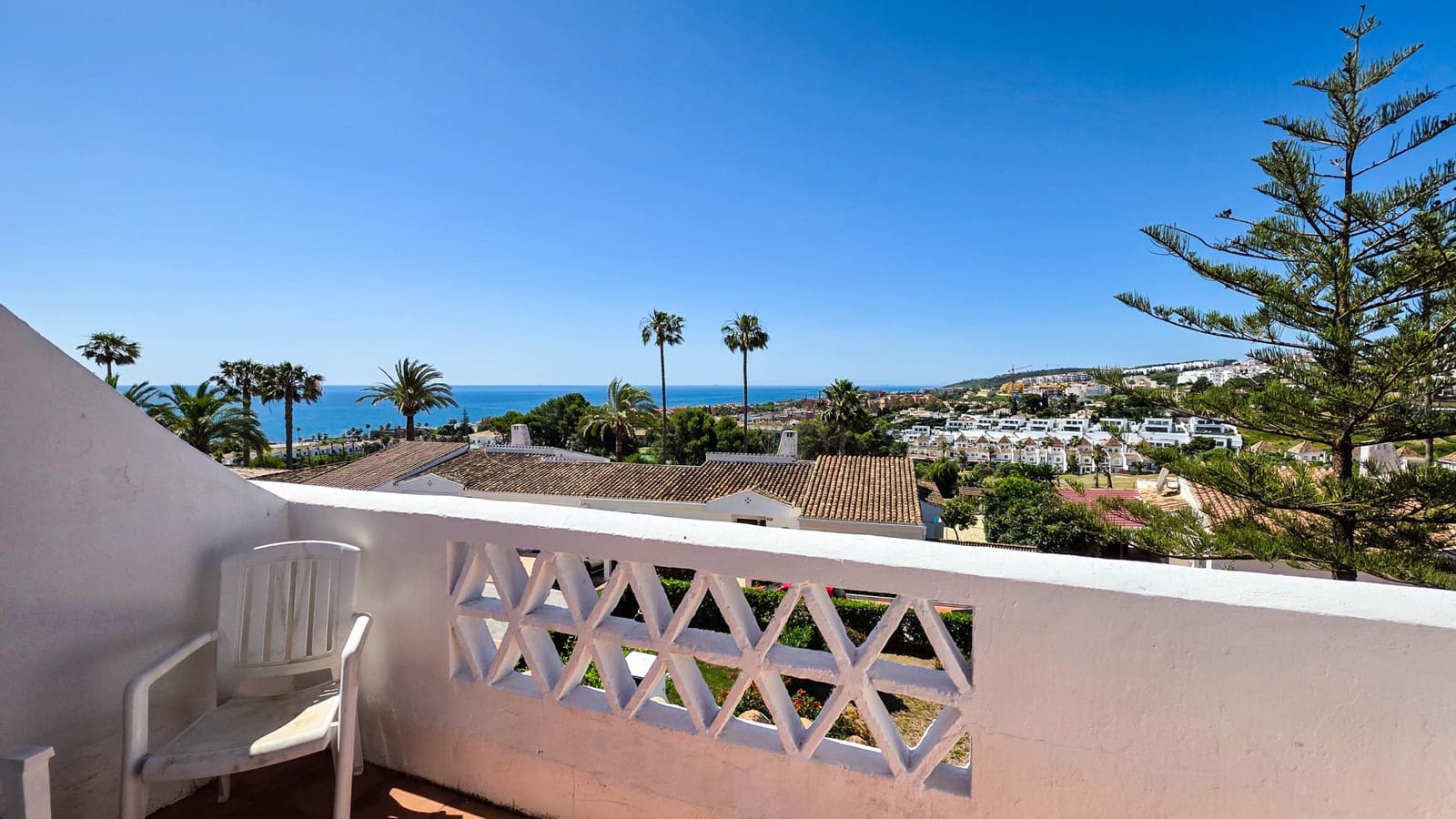 3 quarto Casa em Banda para venda em La Duquesa / Puerto de la Duquesa com piscina - 499 000 € (Ref: 9575631)