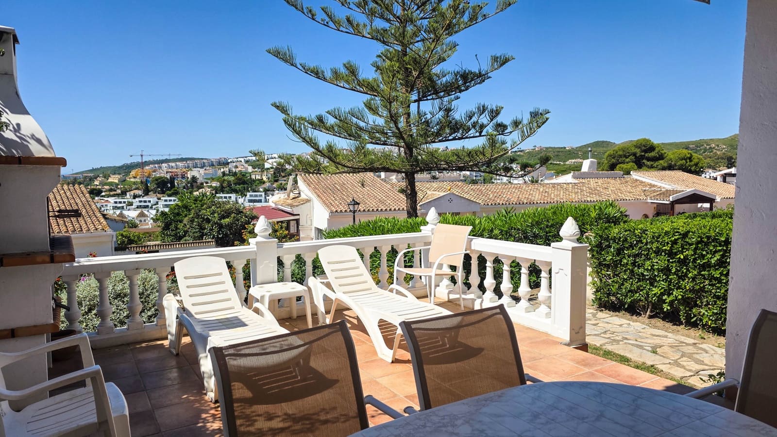3 quarto Casa em Banda para venda em La Duquesa / Puerto de la Duquesa com piscina - 499 000 € (Ref: 9575631)