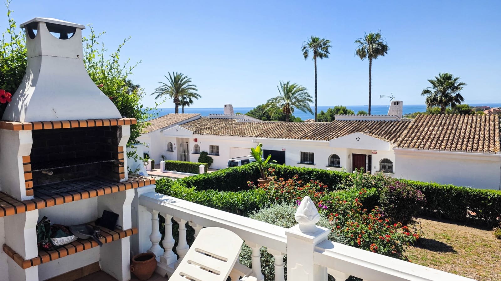 3 quarto Casa em Banda para venda em La Duquesa / Puerto de la Duquesa com piscina - 499 000 € (Ref: 9575631)