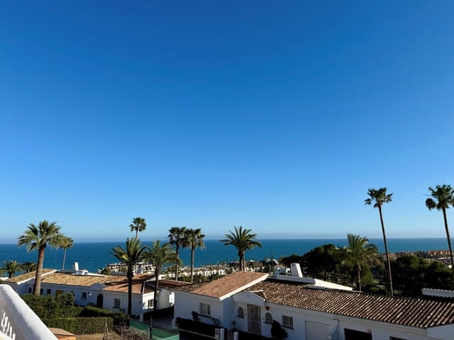 3 sovrum Hus till salu i La Duquesa / Puerto de la Duquesa, Manilva med pool - 499 000 € (Ref: 9575631)