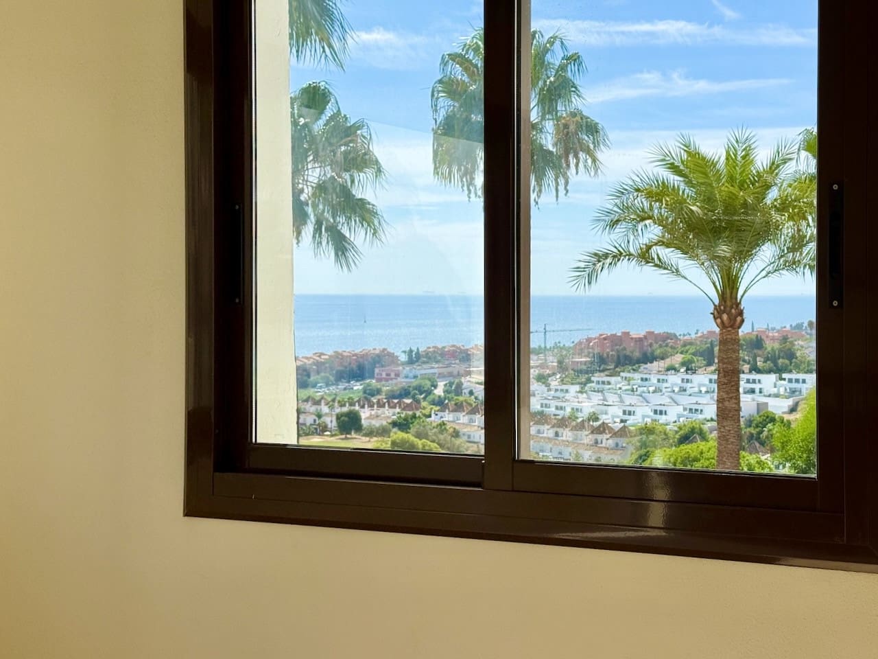 3 makuuhuone Huoneisto myytävänä paikassa La Duquesa / Puerto de la Duquesa mukana uima-altaan 
autotalli - 325 000 € (Ref: 9598351)