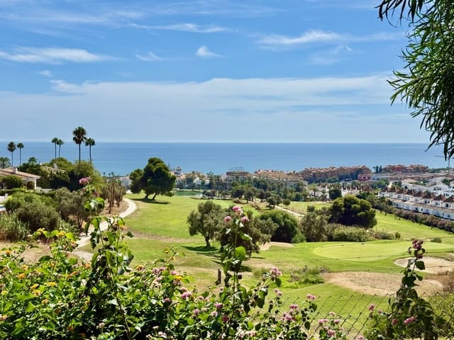 3 makuuhuone Huoneisto myytävänä paikassa La Duquesa / Puerto de la Duquesa, Manilva mukana uima-altaan 
autotalli - 325 000 € (Ref: 9598351)