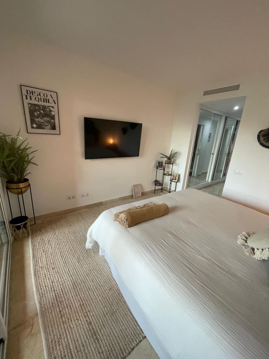 3 Zimmer Apartment zu verkaufen in Castillo de la Duquesa mit Pool Garage - 630.000 € (Ref: 9601490)