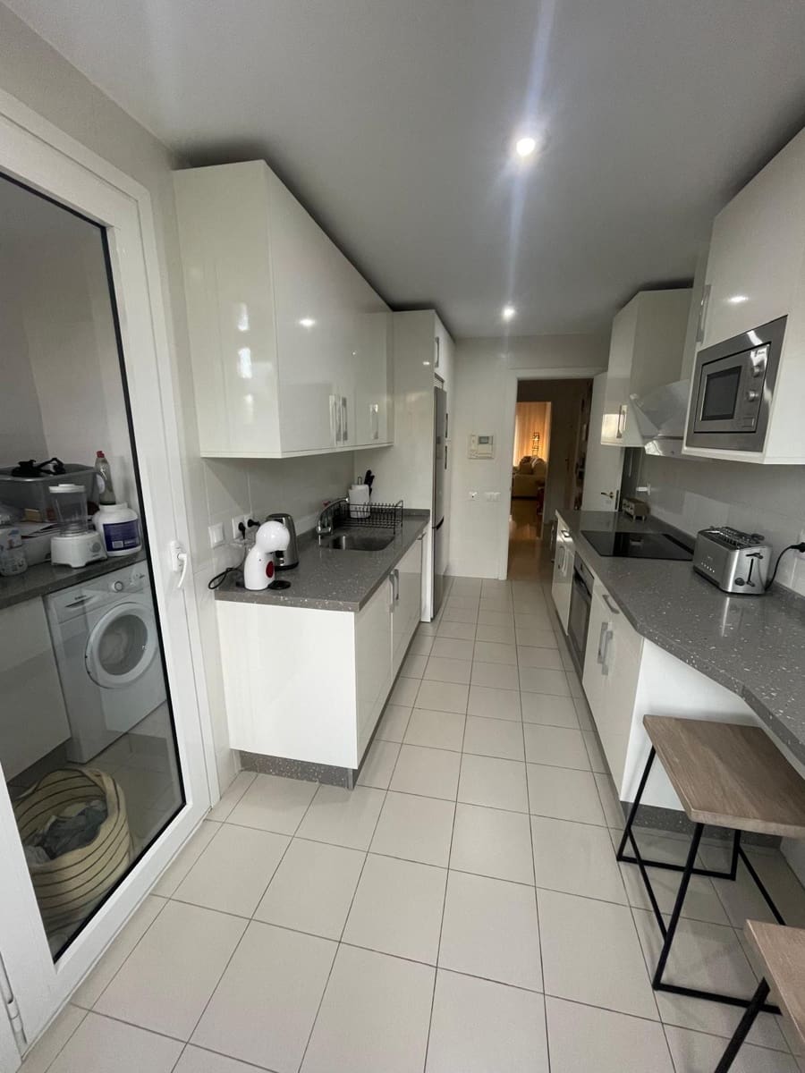 3 Zimmer Apartment zu verkaufen in Castillo de la Duquesa mit Pool Garage - 630.000 € (Ref: 9601490)