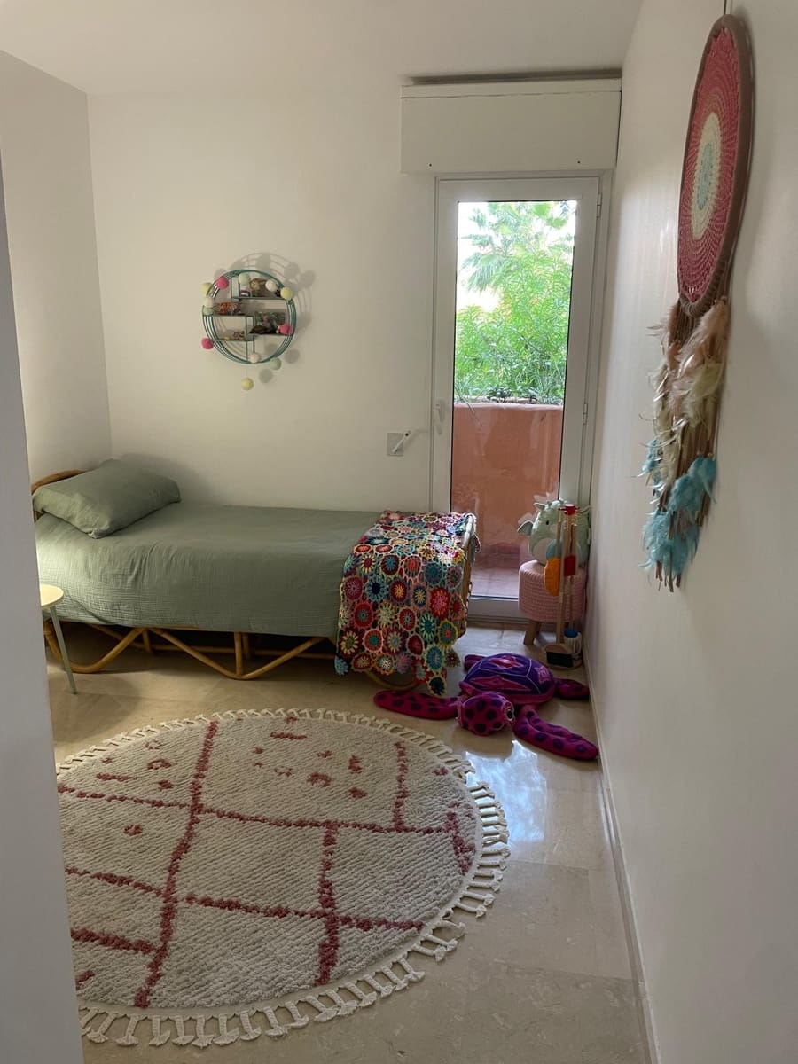 3 Zimmer Apartment zu verkaufen in Castillo de la Duquesa mit Pool Garage - 630.000 € (Ref: 9601490)