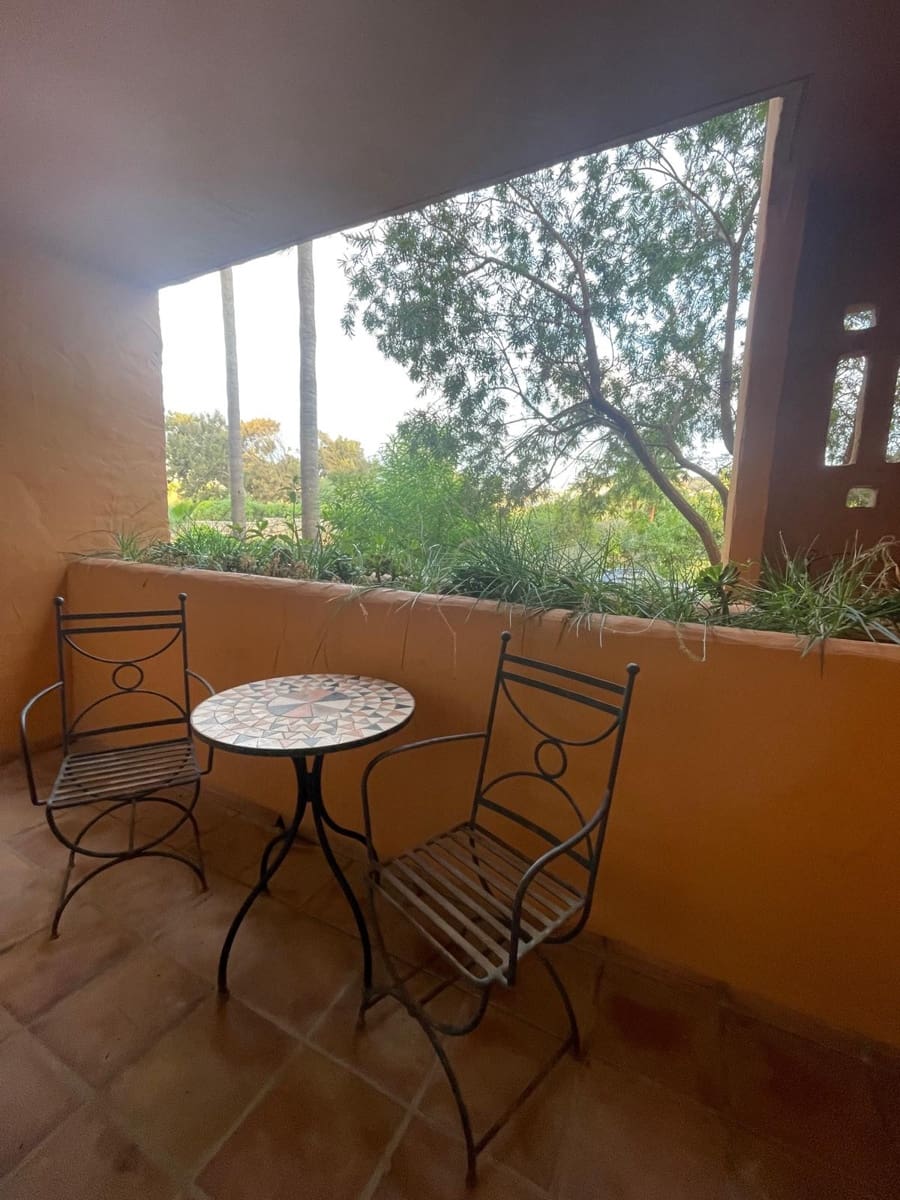 3 Zimmer Apartment zu verkaufen in Castillo de la Duquesa mit Pool Garage - 630.000 € (Ref: 9601490)