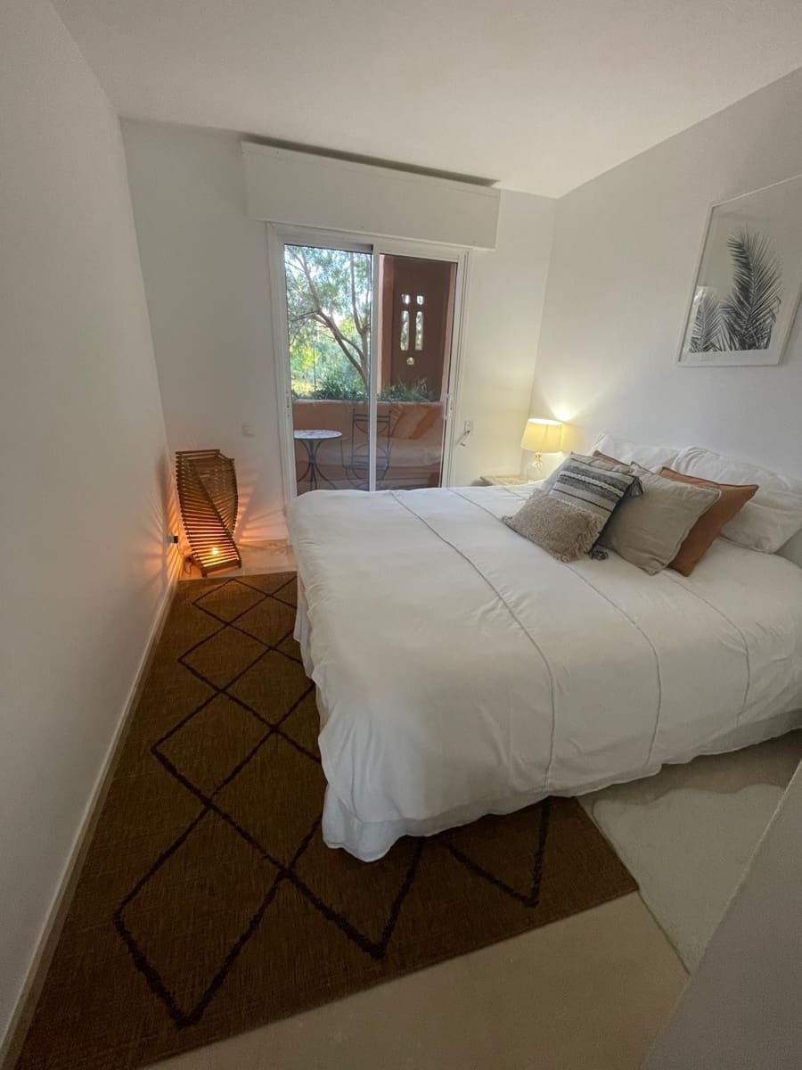 3 Zimmer Apartment zu verkaufen in Castillo de la Duquesa mit Pool Garage - 630.000 € (Ref: 9601490)