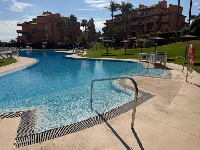 3 Zimmer Apartment zu verkaufen in Castillo de la Duquesa, Manilva mit Pool Garage - 630.000 € (Ref: 9601490)