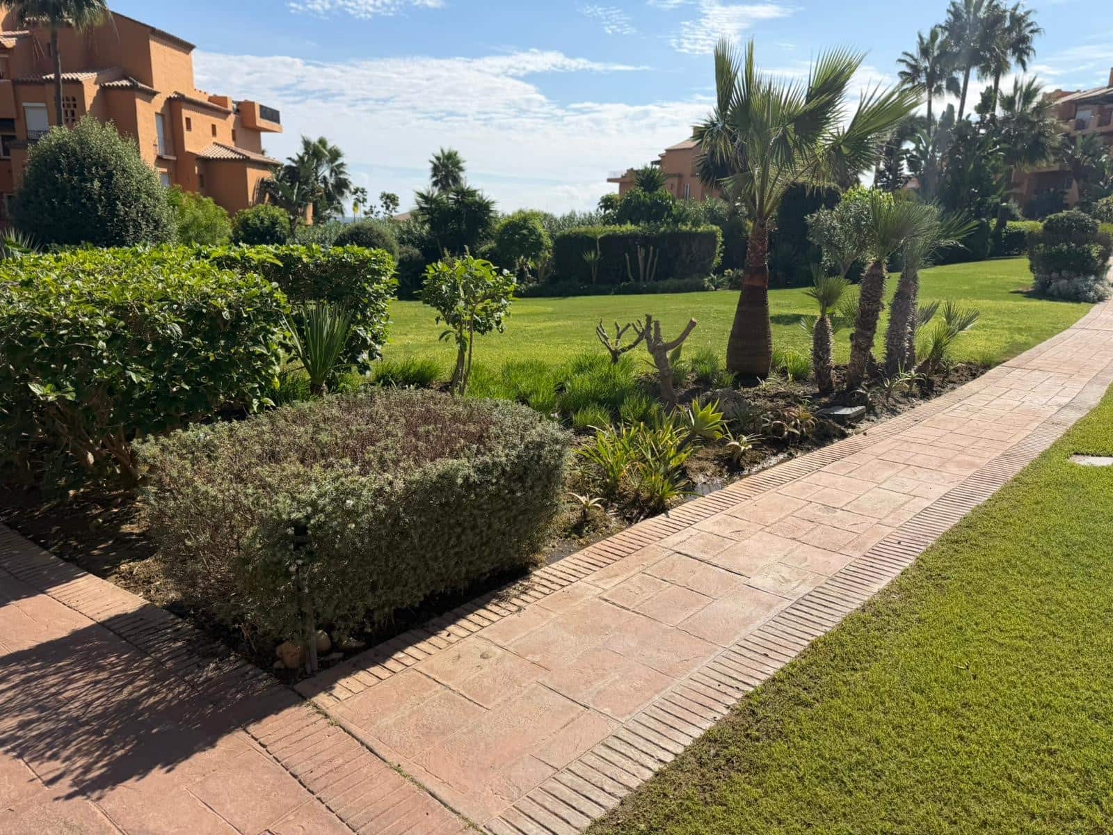 3 Zimmer Apartment zu verkaufen in Castillo de la Duquesa mit Pool Garage - 630.000 € (Ref: 9601490)