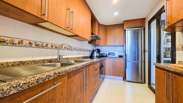 3 soverom Penthouse til salgs i La Duquesa / Puerto de la Duquesa, Manilva med svømmebasseng garasje - € 495 000 (Ref: 9606843)
