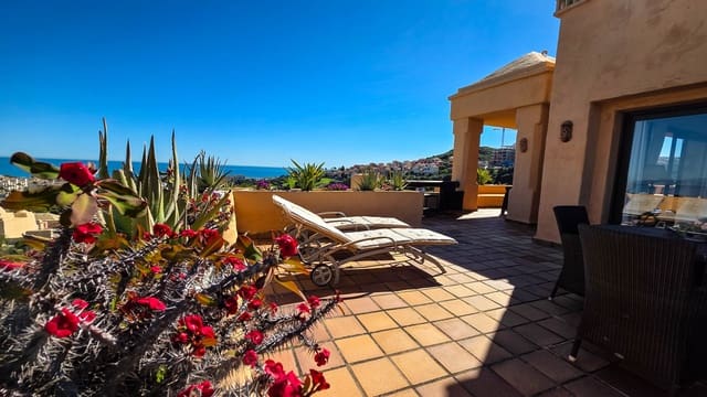 3 soverom Penthouse til salgs i La Duquesa / Puerto de la Duquesa, Manilva med svømmebasseng garasje - € 495 000 (Ref: 9606843)