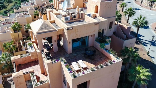 3 soverom Penthouse til salgs i La Duquesa / Puerto de la Duquesa, Manilva med svømmebasseng garasje - € 495 000 (Ref: 9606843)
