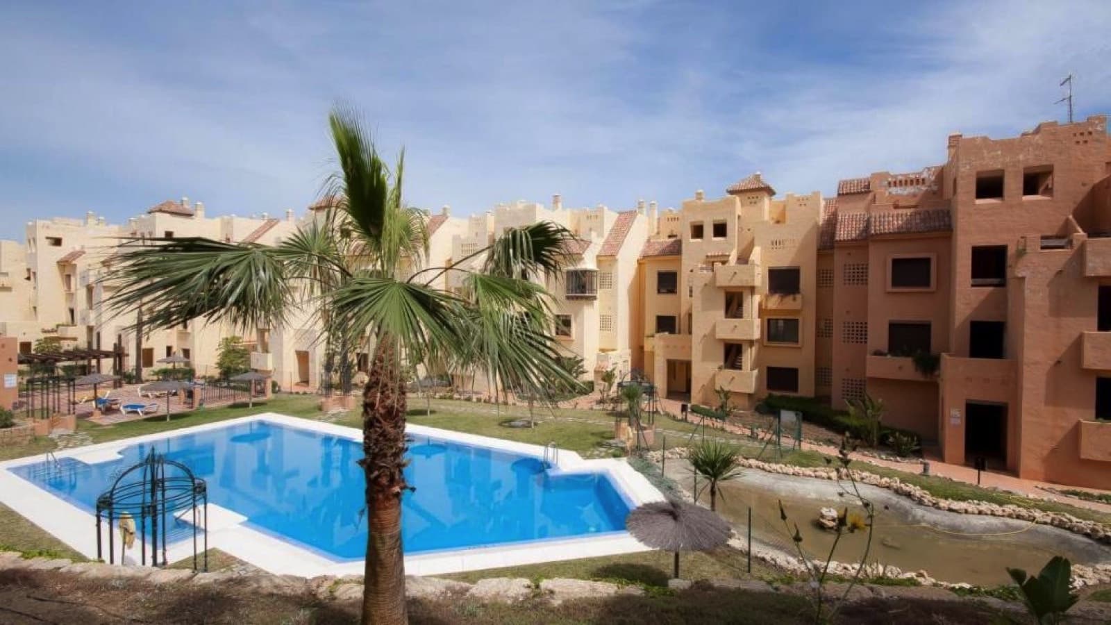 2 sovrum Takvåning till salu i Manilva med pool garage - 285 000 € (Ref: 9606844)